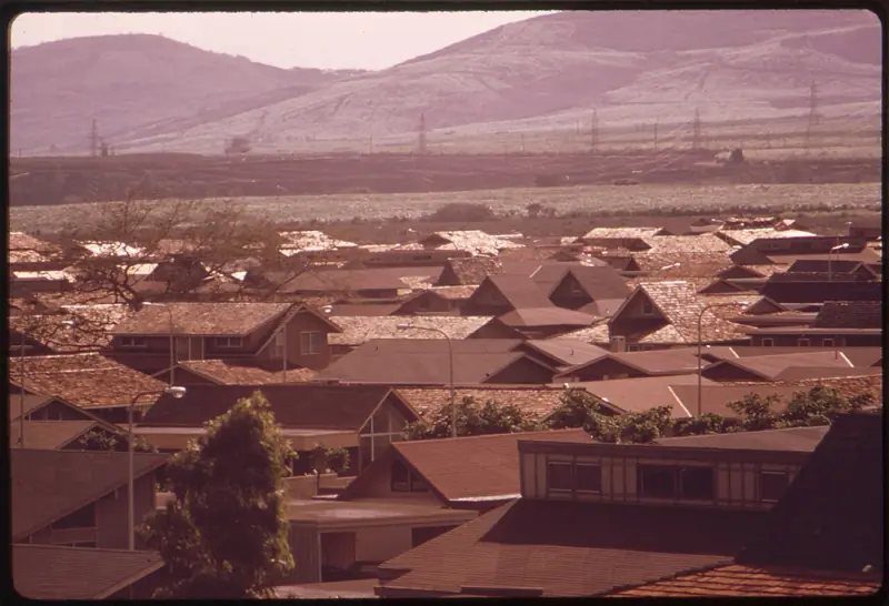 Rows of new rooftops in Mililani Town on former pineapple land in the 1970s